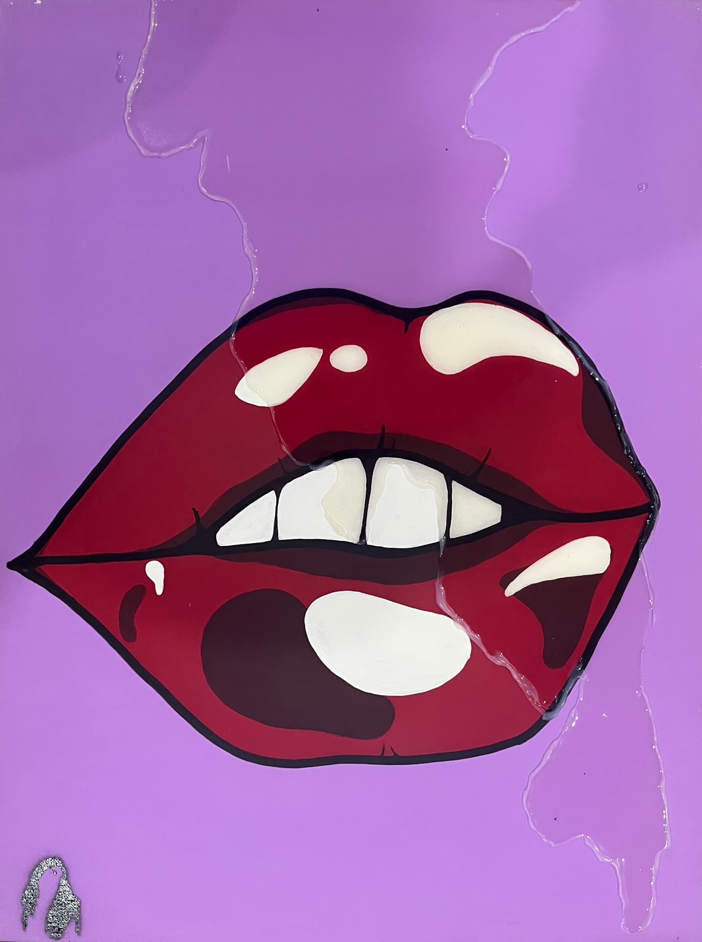 Bouches: “Violetta” — biting red lips under resin on a purple background